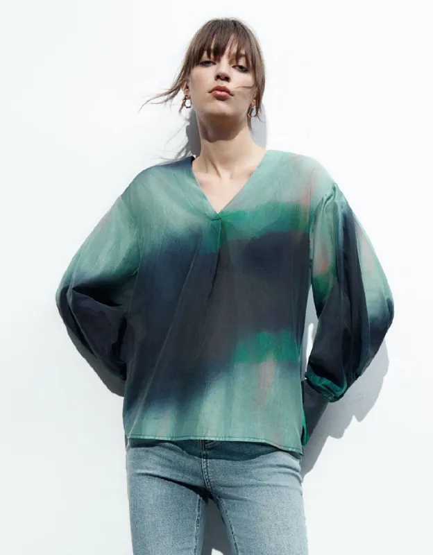 Printed V-Neck Overhead Shirt sold by Urban Revivo