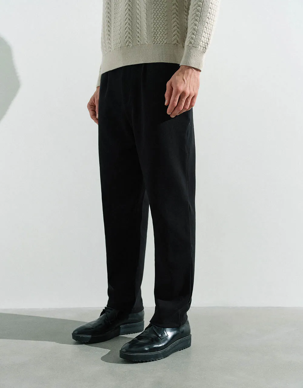 Knitted Carrot Fit Pants sold by Urban Revivo product image thumbnail 4