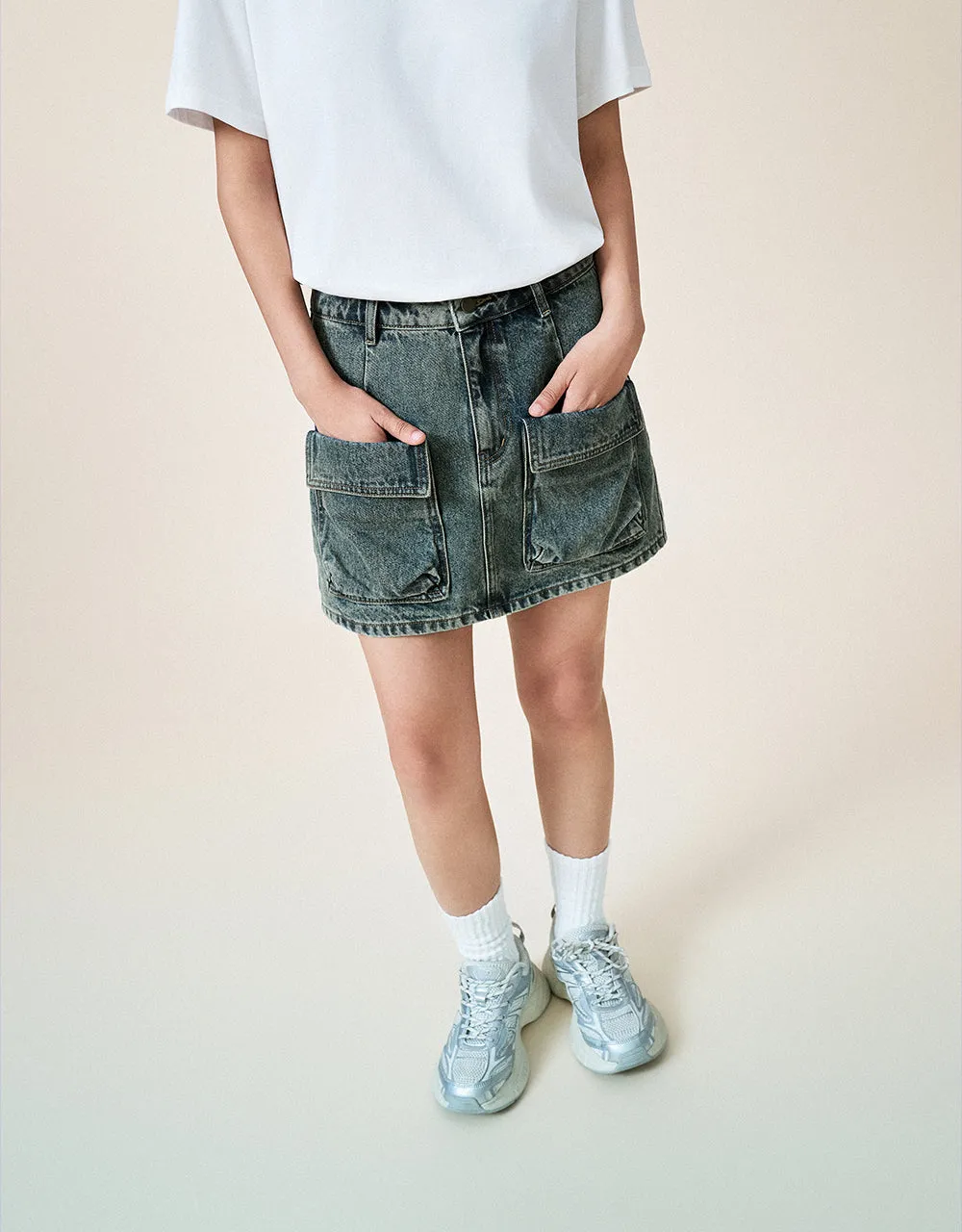 Mini Straight Denim Skirt sold by Urban Revivo product image thumbnail 4