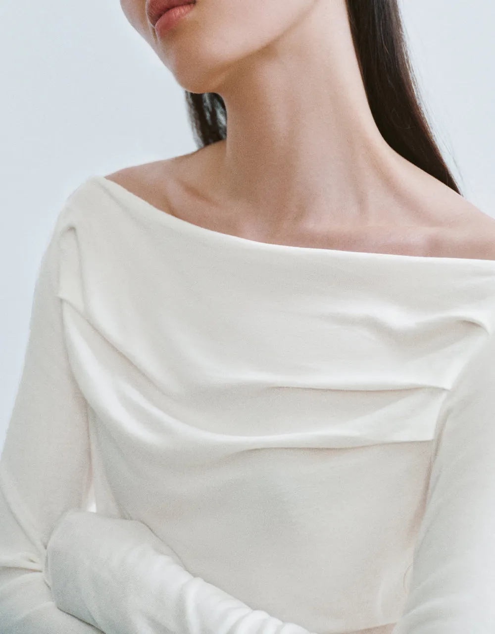 Cowl Neck Ruched Skinny T-Shirt sold by Urban Revivo product image thumbnail 4