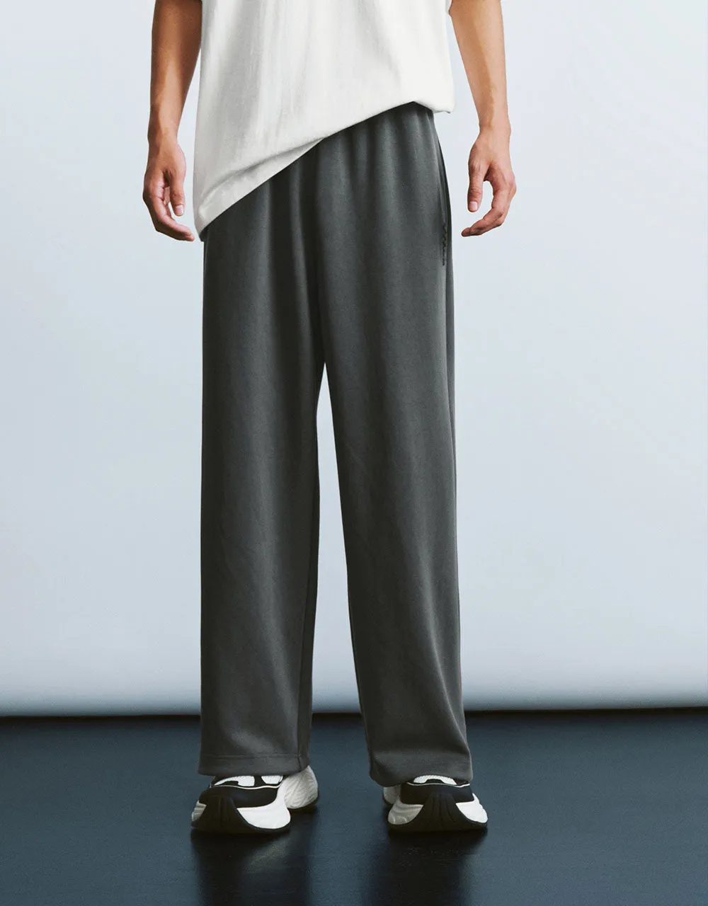 Drawstring Waist Knitted Straight Pants sold by Urban Revivo product image thumbnail 2