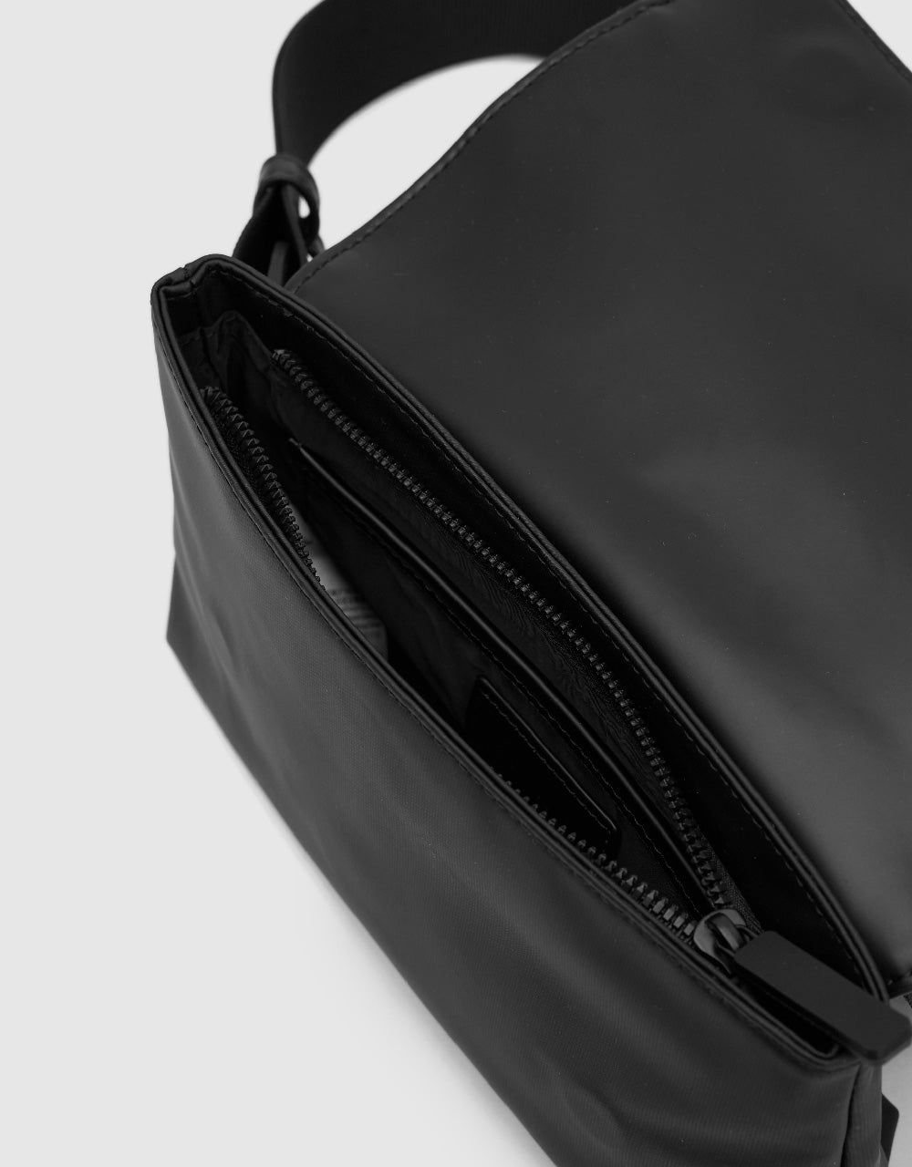 Flip Front Crossbody Bag sold by Urban Revivo product image thumbnail 5