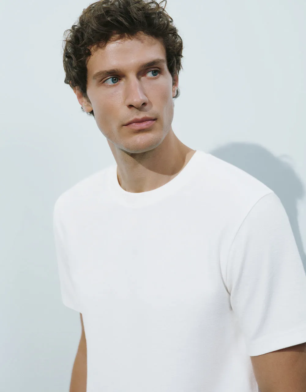 Crew Neck Straight T-Shirt sold by Urban Revivo product image thumbnail 4