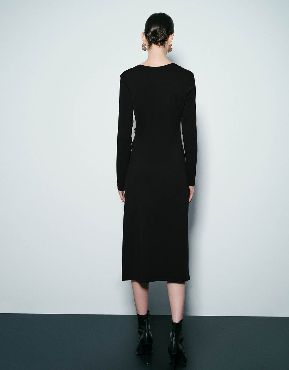 Ruched Square-cut Collar Skater Dress sold by Urban Revivo product image thumbnail 4