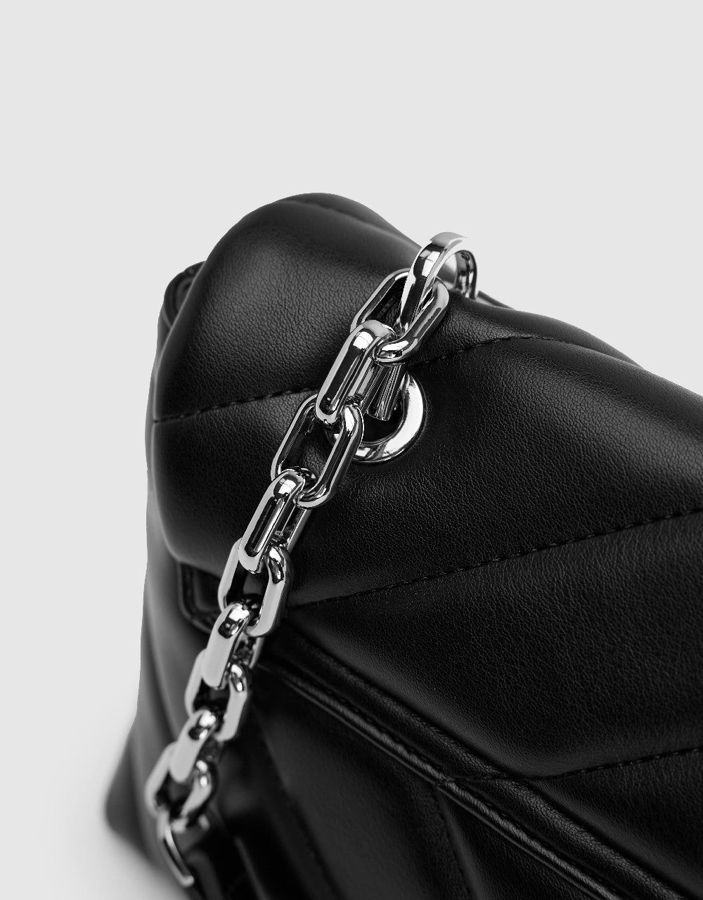 Chevron Shoulder Bag sold by Urban Revivo product image thumbnail 5