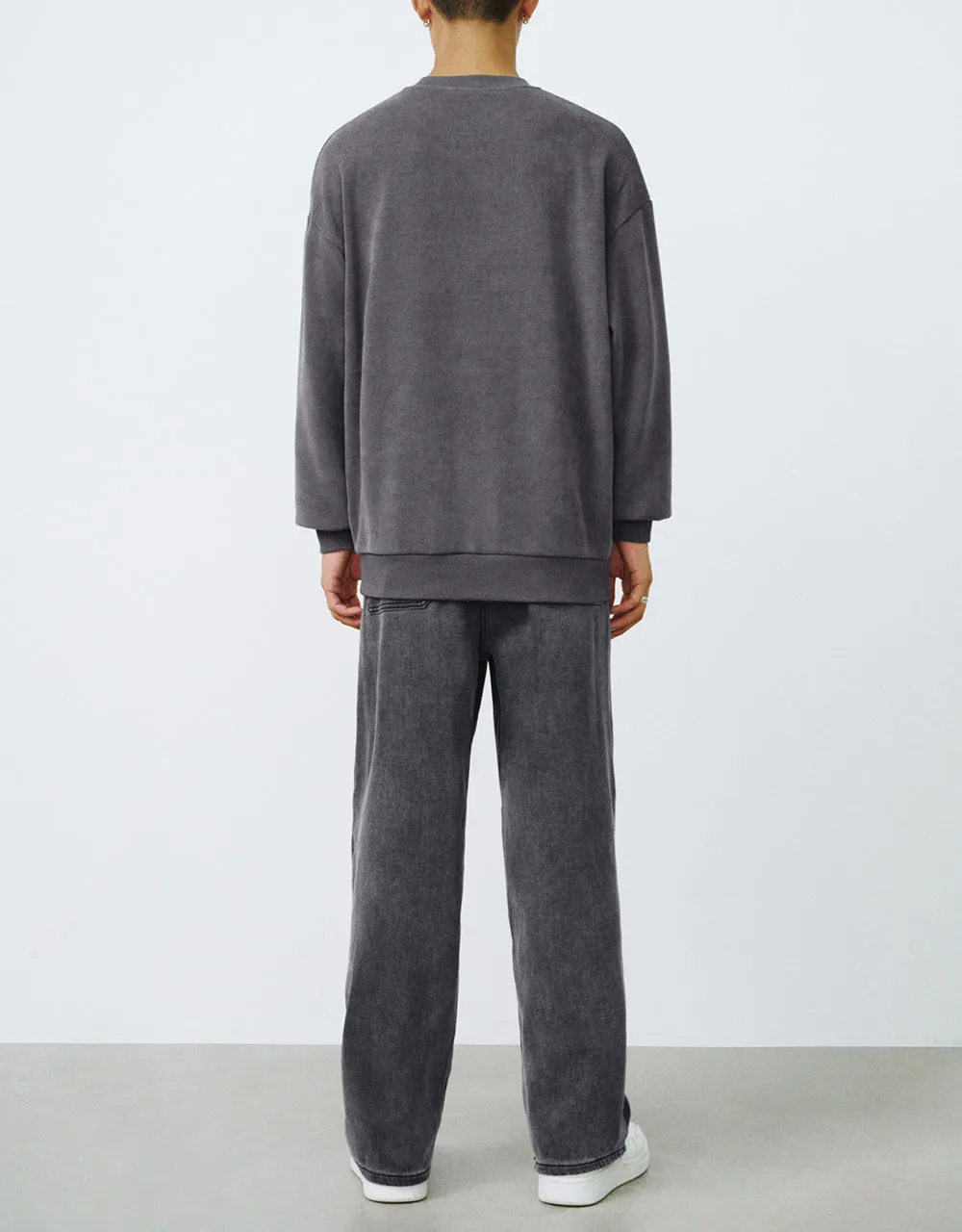 Crew Neck Loose Sweatshirt sold by Urban Revivo product image thumbnail 4