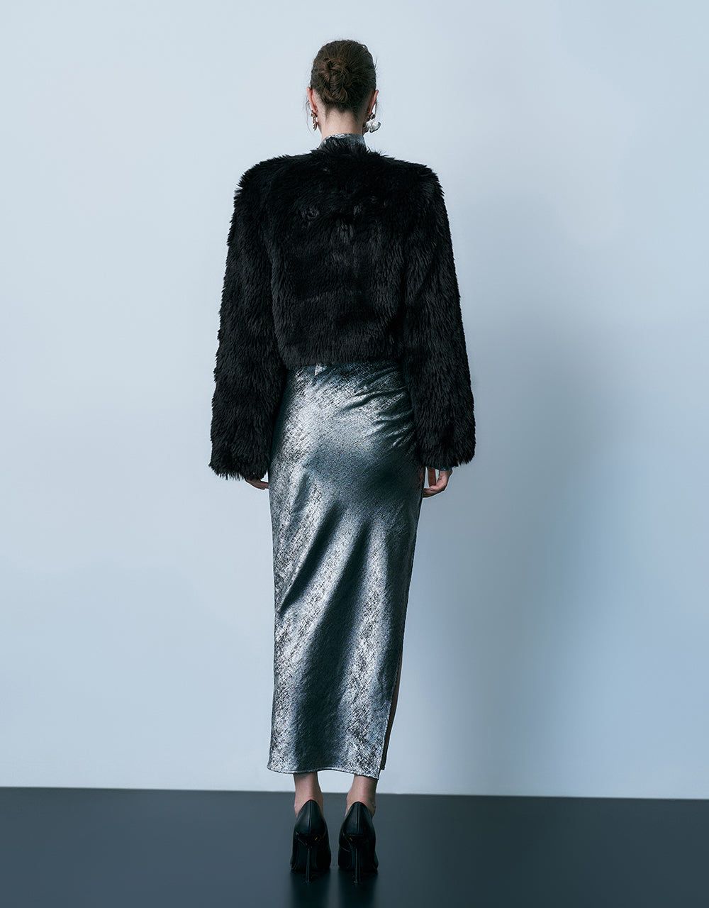 Furry V-Neck Straight Coat sold by Urban Revivo product image thumbnail 3