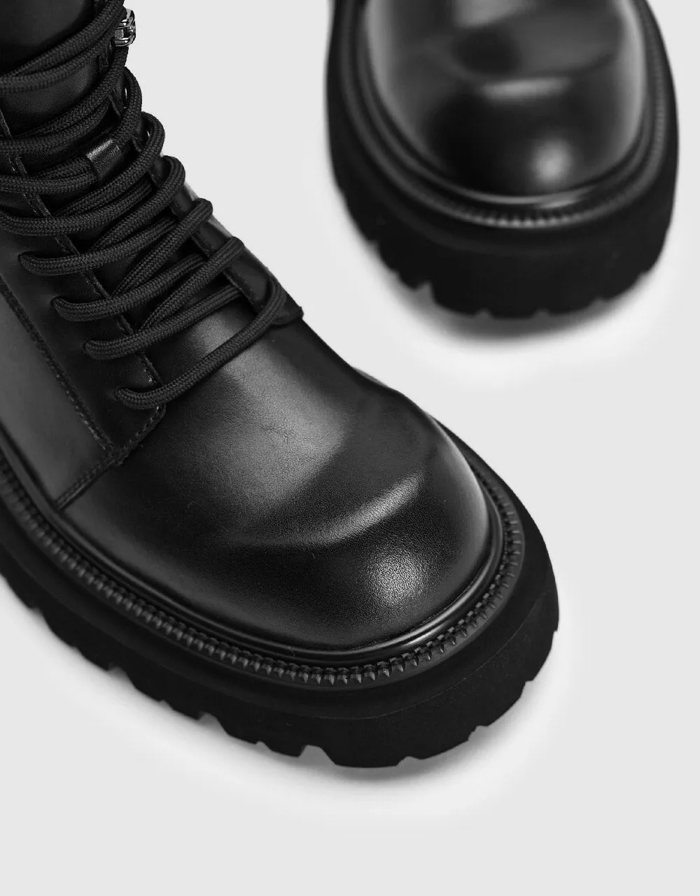 Vegan Leather Round Toe Boots sold by Urban Revivo product image thumbnail 5