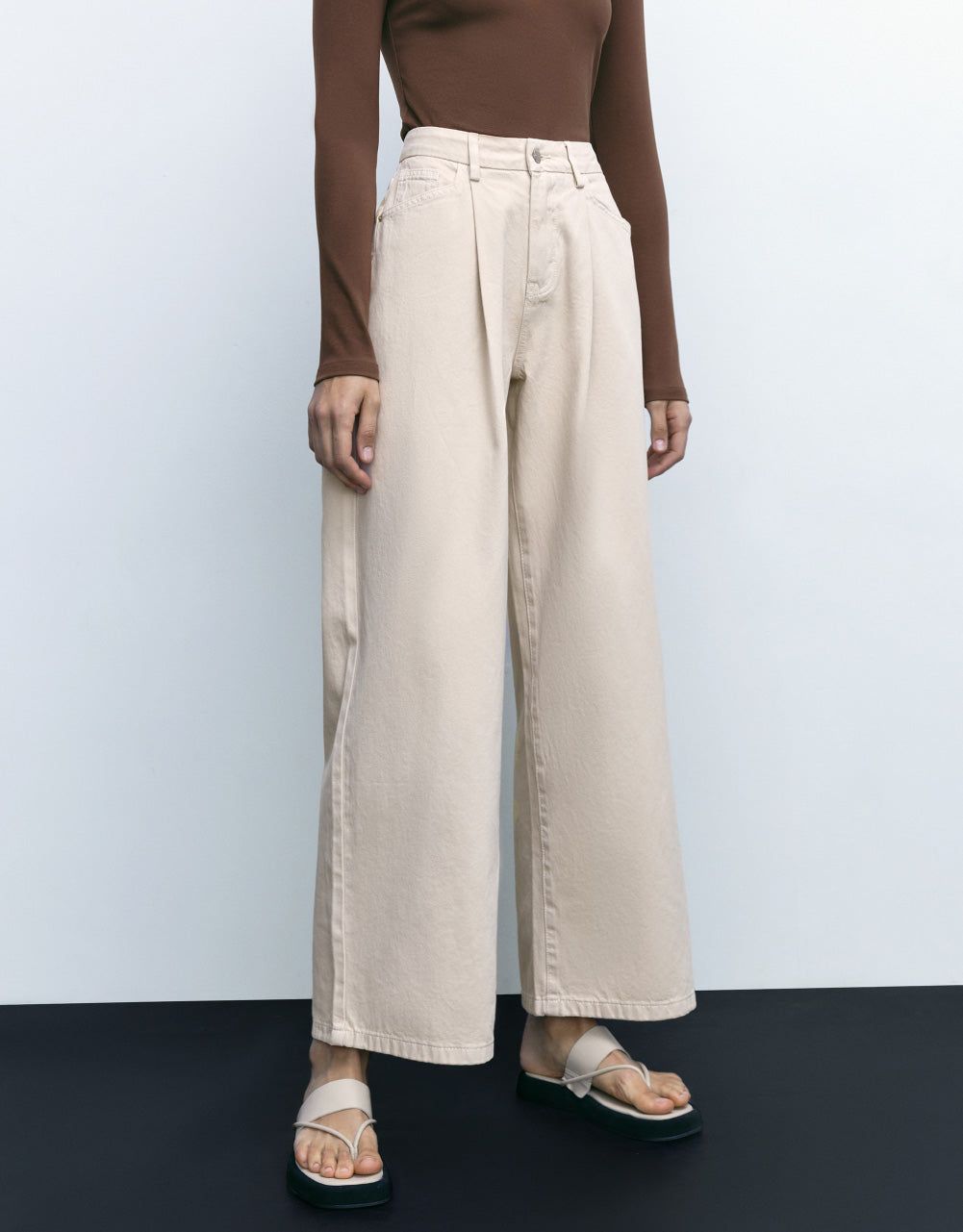 Front Pockets Straight Jeans sold by Urban Revivo product image thumbnail 3