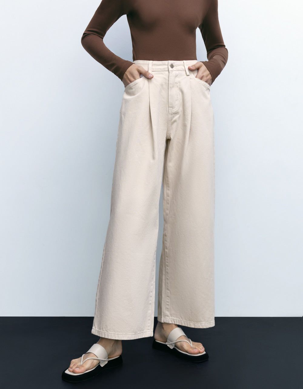 Front Pockets Straight Jeans sold by Urban Revivo product image thumbnail 2