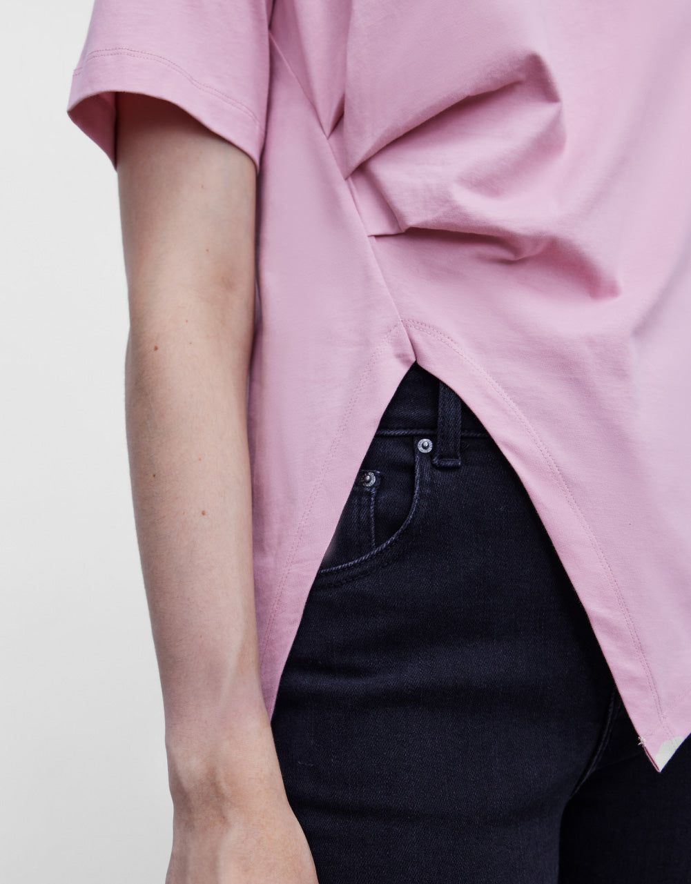 Asymmetrical T-Shirt sold by Urban Revivo product image thumbnail 4