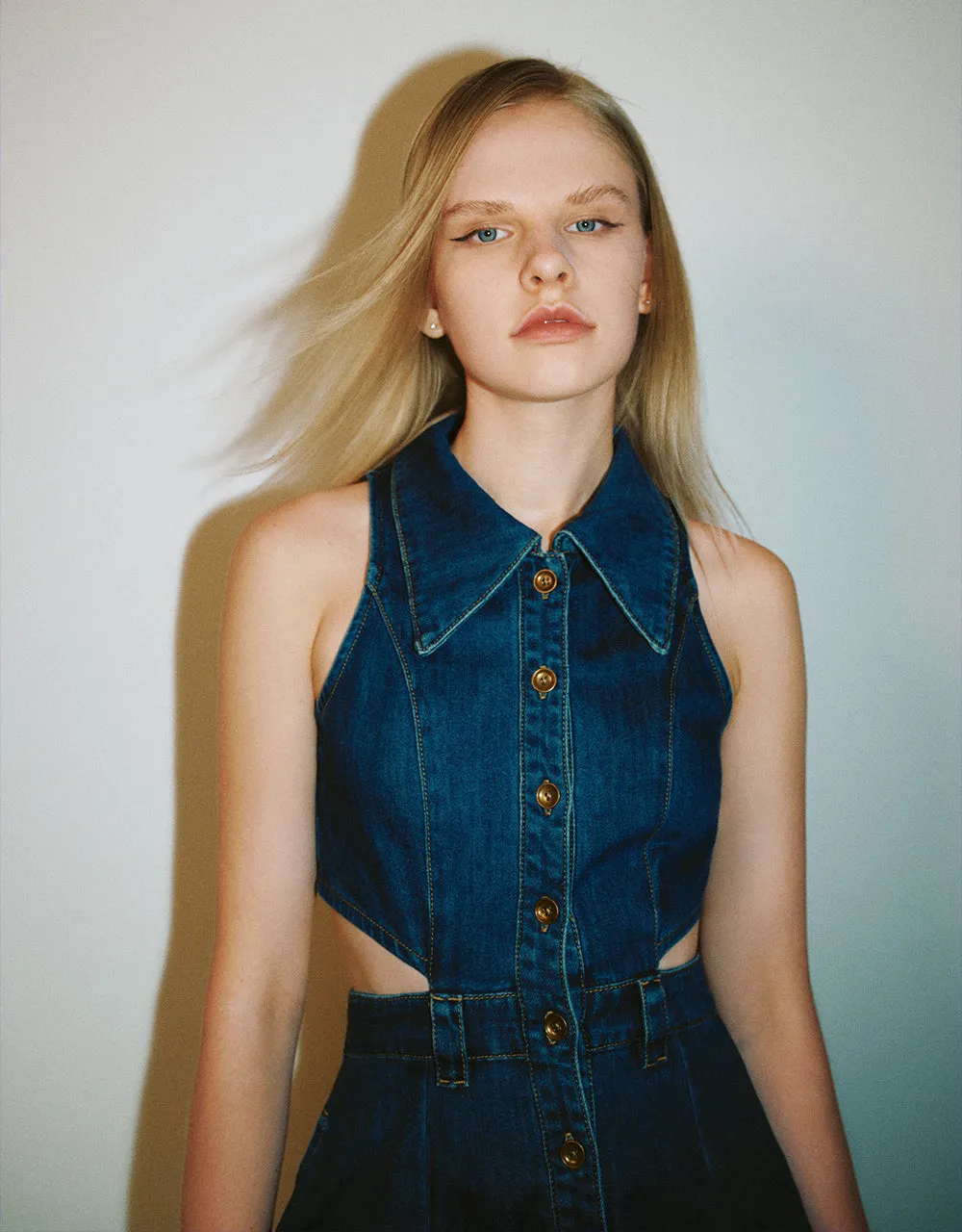 Cut-Out Sleeveless Denim Dress sold by Urban Revivo product image thumbnail 4