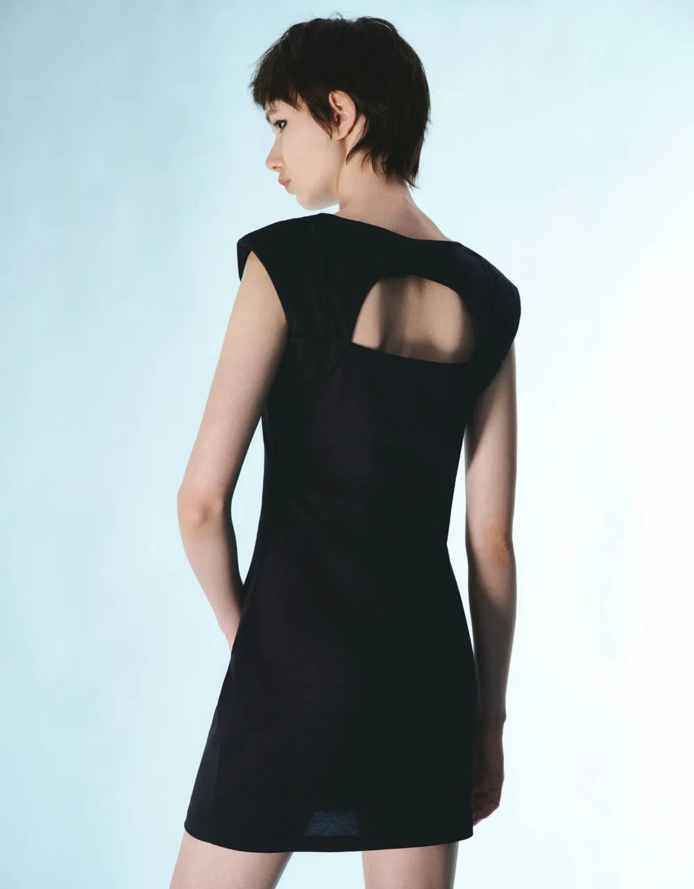 Sleeveless V-Neck A-Line Dress sold by Urban Revivo product image thumbnail 4