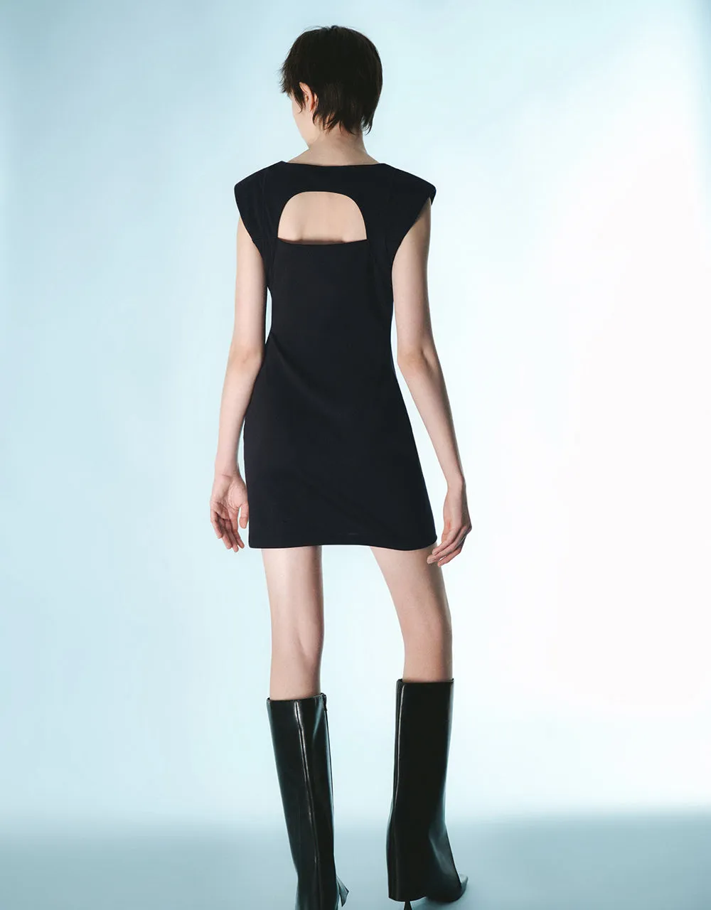 Sleeveless V-Neck A-Line Dress sold by Urban Revivo product image thumbnail 5