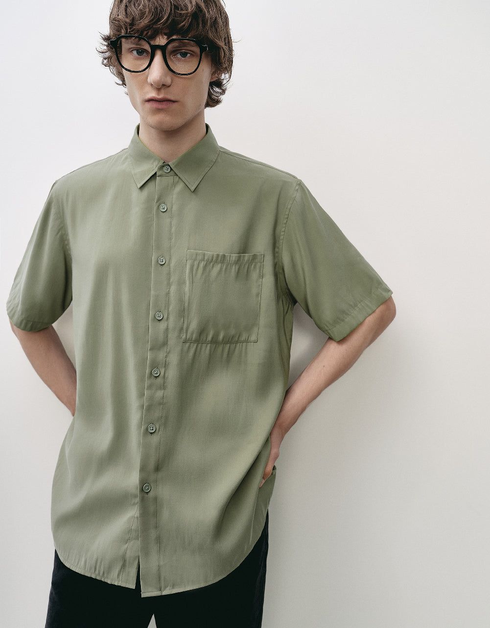 Loose Shirt With Flip Pockets sold by Urban Revivo product image thumbnail 2