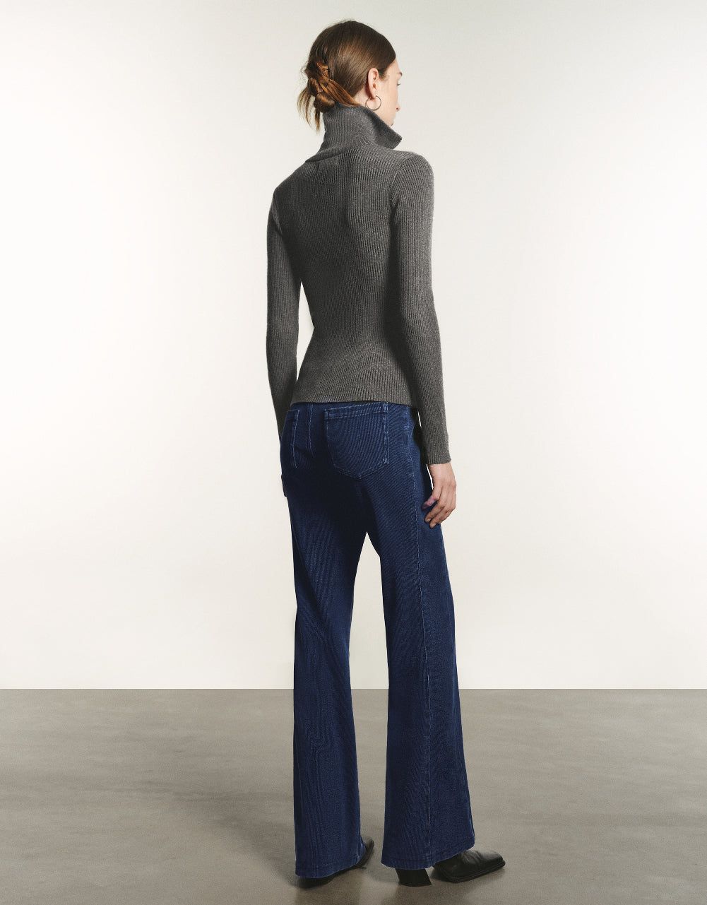 Zipper Front Skinny Knitted Cardigan sold by Urban Revivo product image thumbnail 4