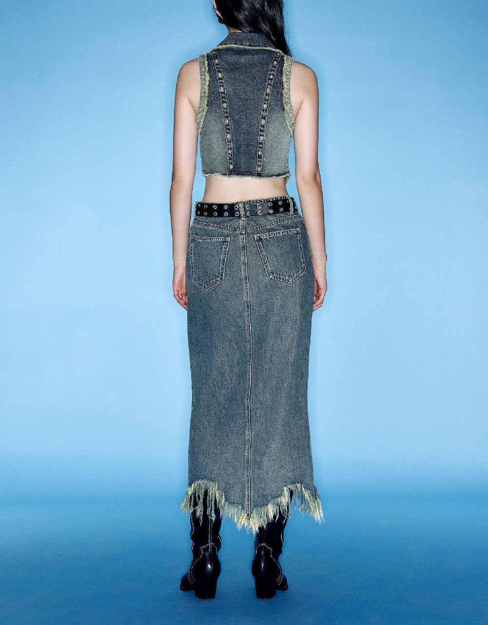 Raw Hem Straight Denim Skirt sold by Urban Revivo product image thumbnail 5