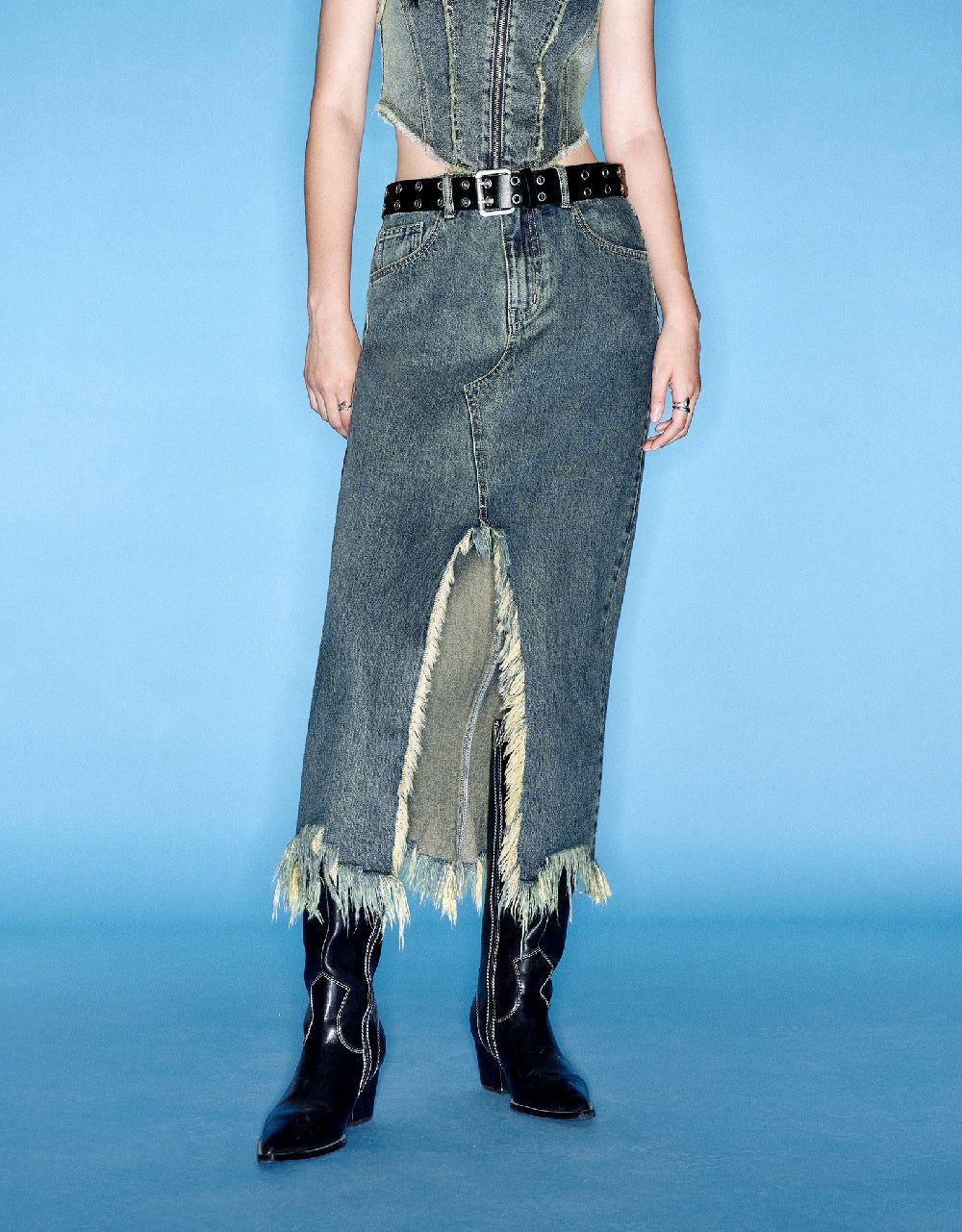 Raw Hem Straight Denim Skirt sold by Urban Revivo product image thumbnail 2