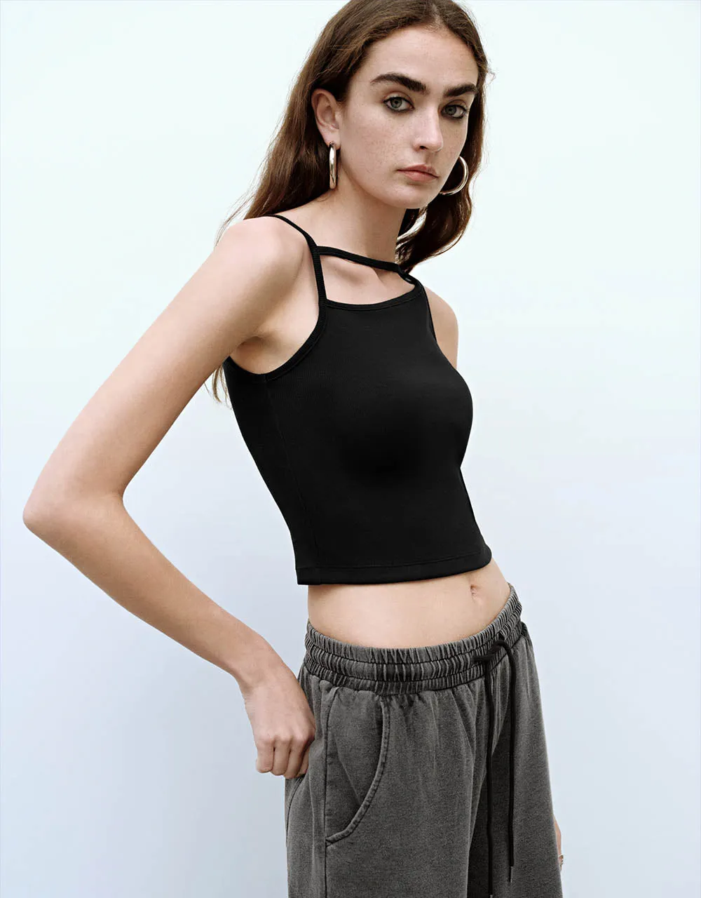 Asymmetric Off-Shoulder Skinny Tank Top sold by Urban Revivo product image thumbnail 3