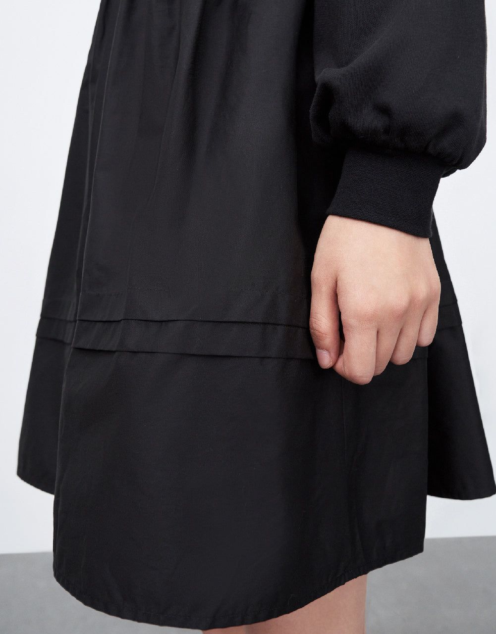 Two-Toned Crew Neck Skater Dress sold by Urban Revivo product image thumbnail 5