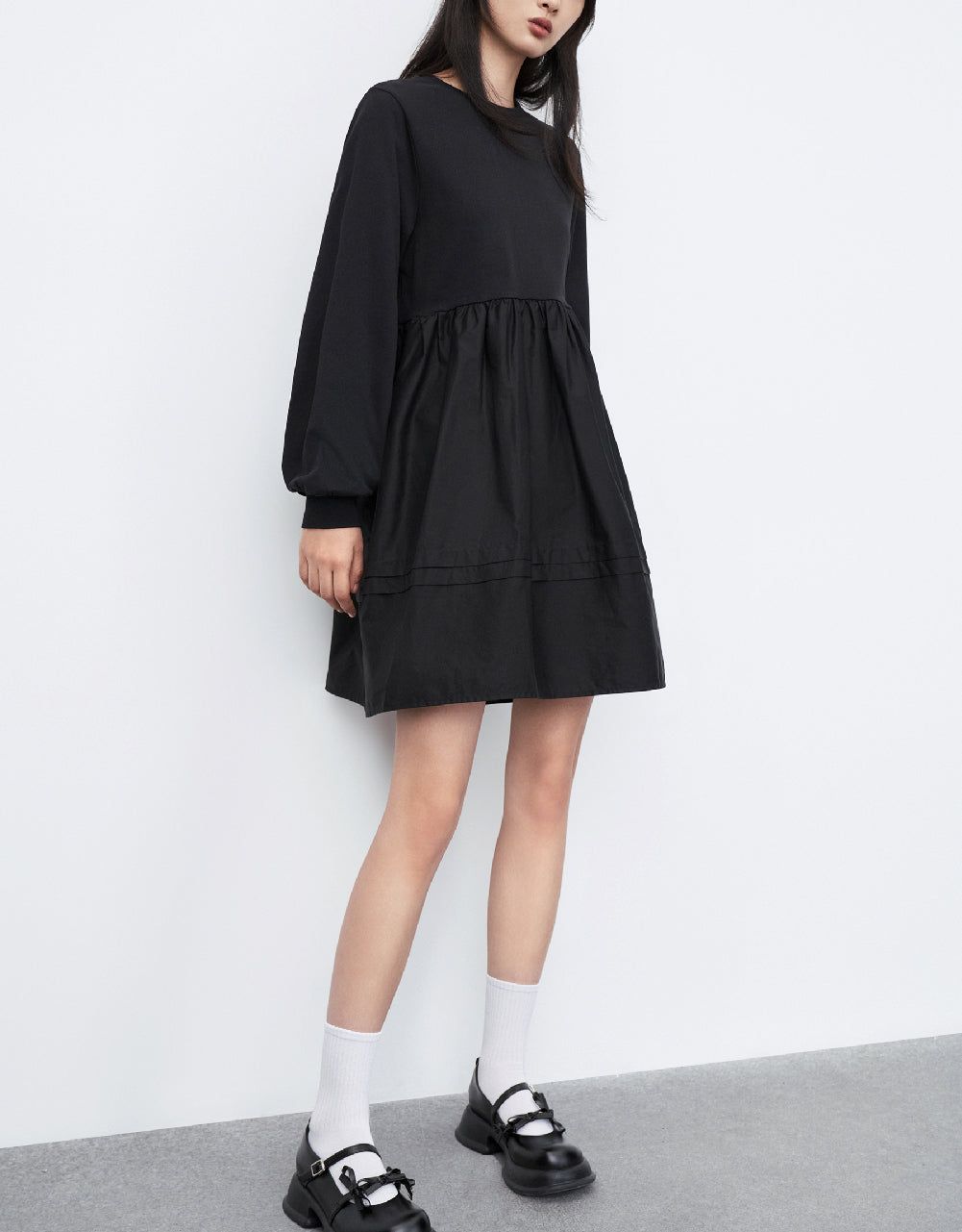 Two-Toned Crew Neck Skater Dress sold by Urban Revivo product image thumbnail 3