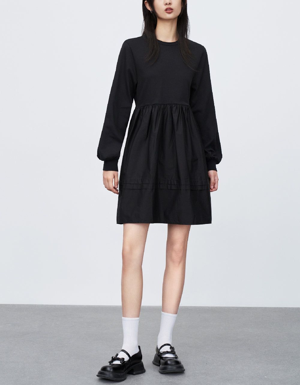 Two-Toned Crew Neck Skater Dress sold by Urban Revivo product image thumbnail 2