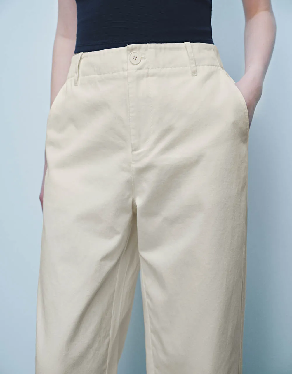 Woven Cropped Straight Pants sold by Urban Revivo product image thumbnail 5