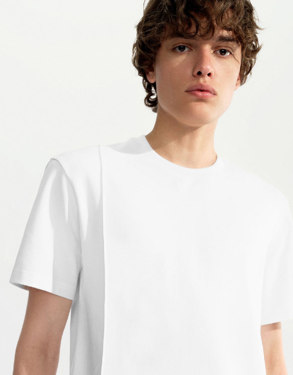 Crew Neck Straight T-Shirt sold by Urban Revivo product image thumbnail 5