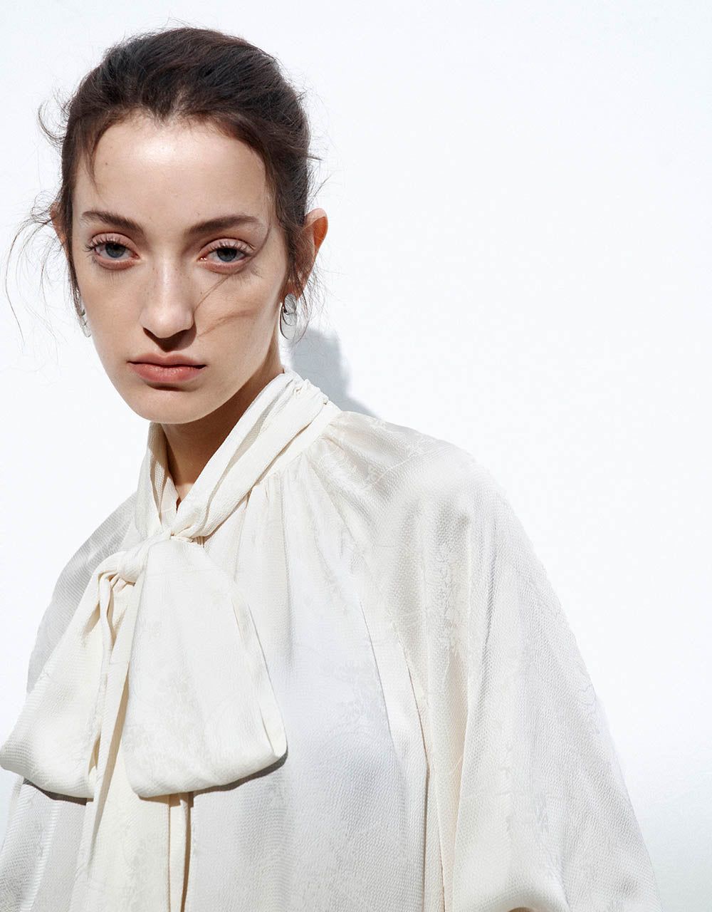 Textured Overhead Shirt With Tie sold by Urban Revivo product image thumbnail 5