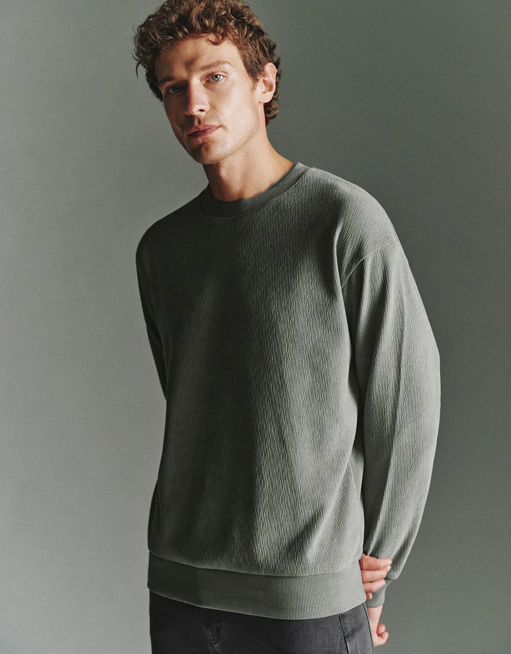 Crew Neck Straight Sweatshirt sold by Urban Revivo product image thumbnail 2