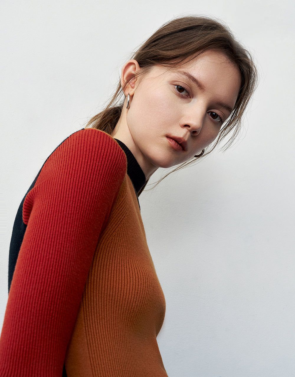 Colorblocks Skinny Knitted T-Shirt sold by Urban Revivo product image thumbnail 4