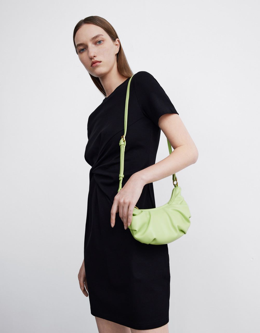 Twist Side Crew Neck Skinny-Fit Dress sold by Urban Revivo product image thumbnail 3