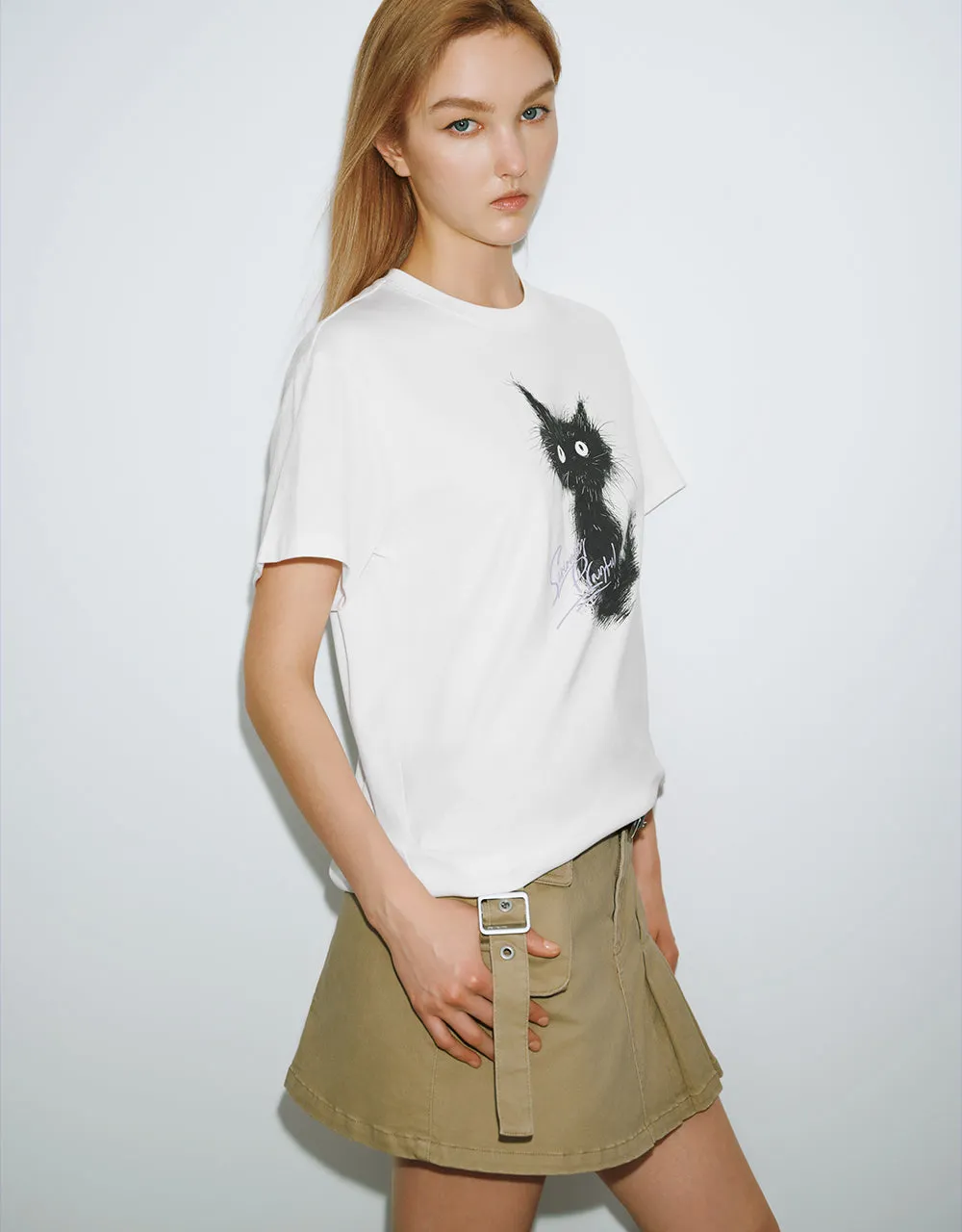 Cat Printed Crew Neck Straight T-Shirt sold by Urban Revivo product image thumbnail 3