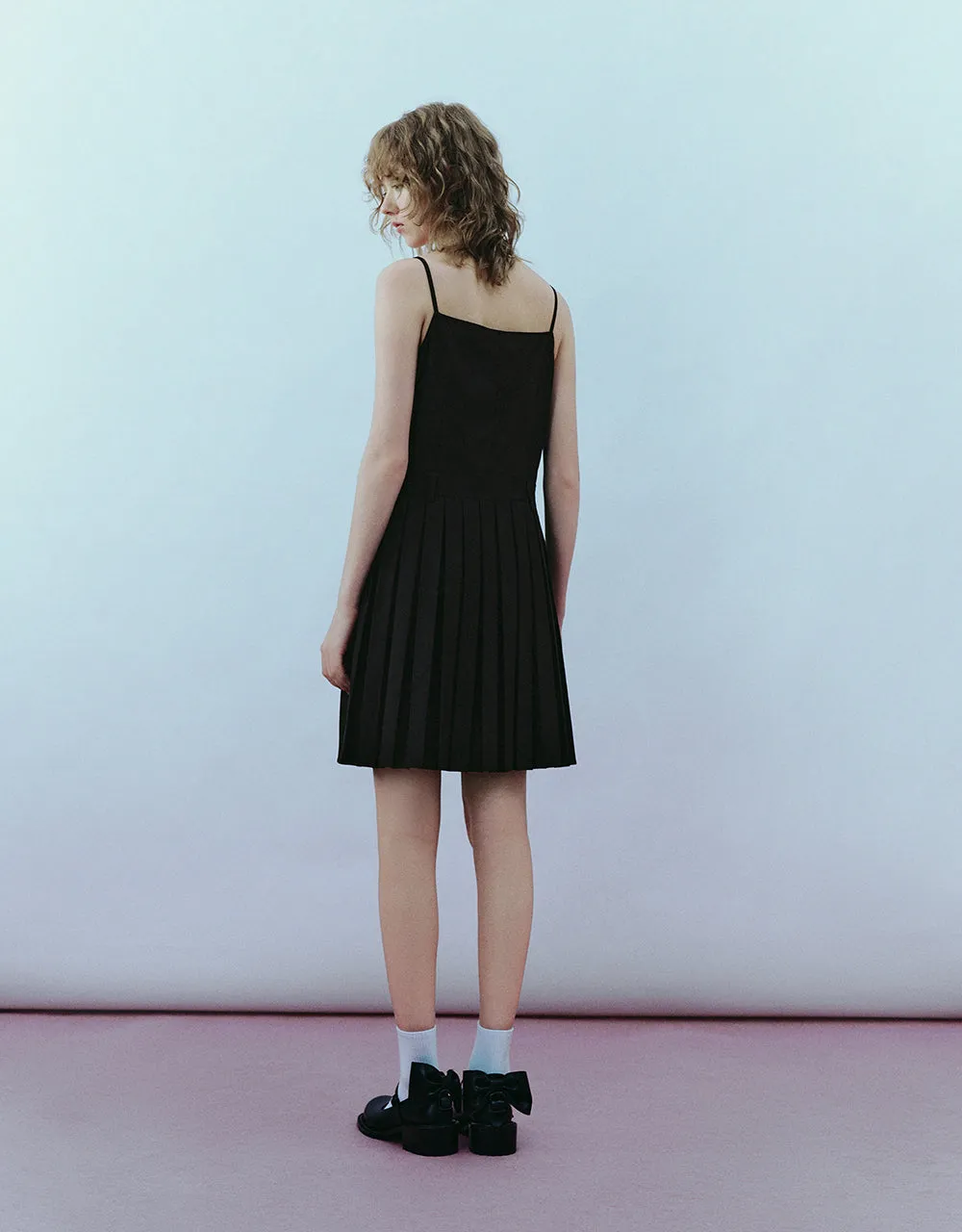 Pleated Square-cut Collar Straight Cami Dress sold by Urban Revivo product image thumbnail 5