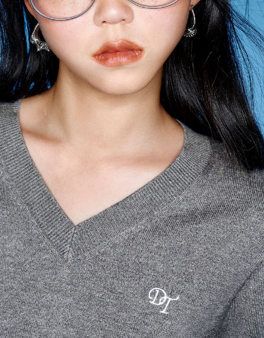V-Neck Knitted T-Shirt sold by Urban Revivo product image thumbnail 5
