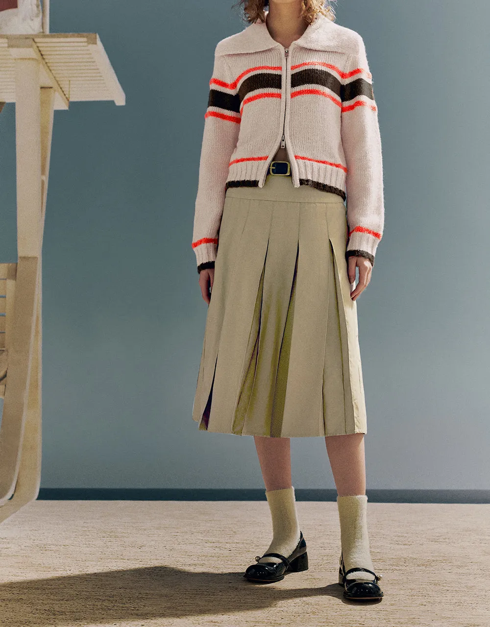 Pleated Midi A-Line Skirt sold by Urban Revivo product image thumbnail 2