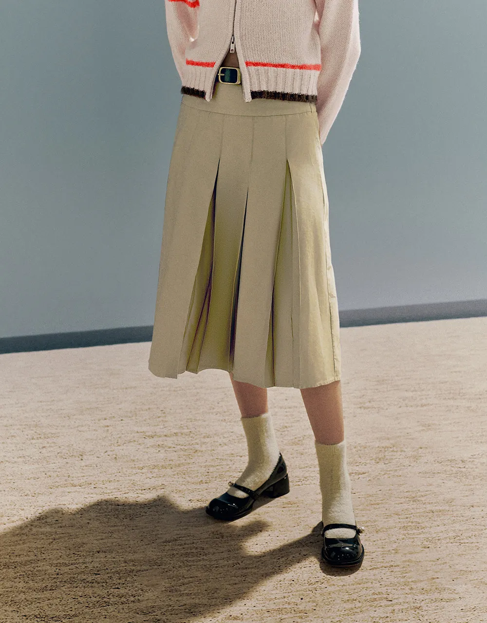 Pleated Midi A-Line Skirt sold by Urban Revivo product image thumbnail 4