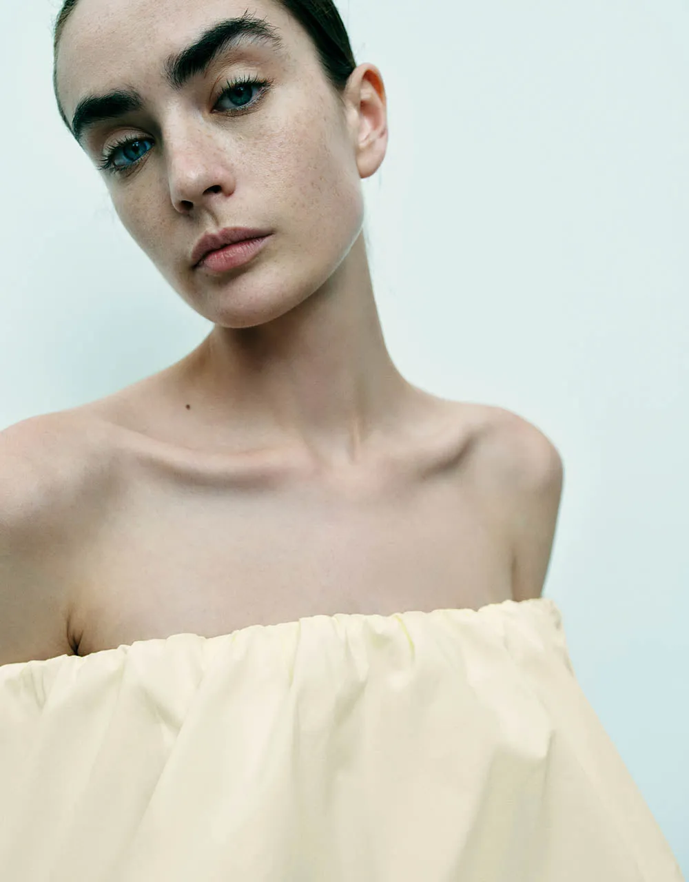 Ruffle Off-Shoulder Straight Blouse sold by Urban Revivo product image thumbnail 4