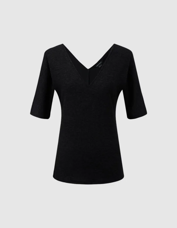 V-Neck Skinny T-Shirt sold by Urban Revivo