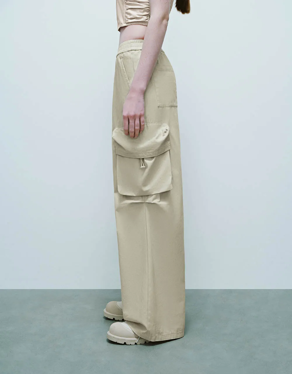 Elastic Waist Wide-Leg Pants sold by Urban Revivo product image thumbnail 4