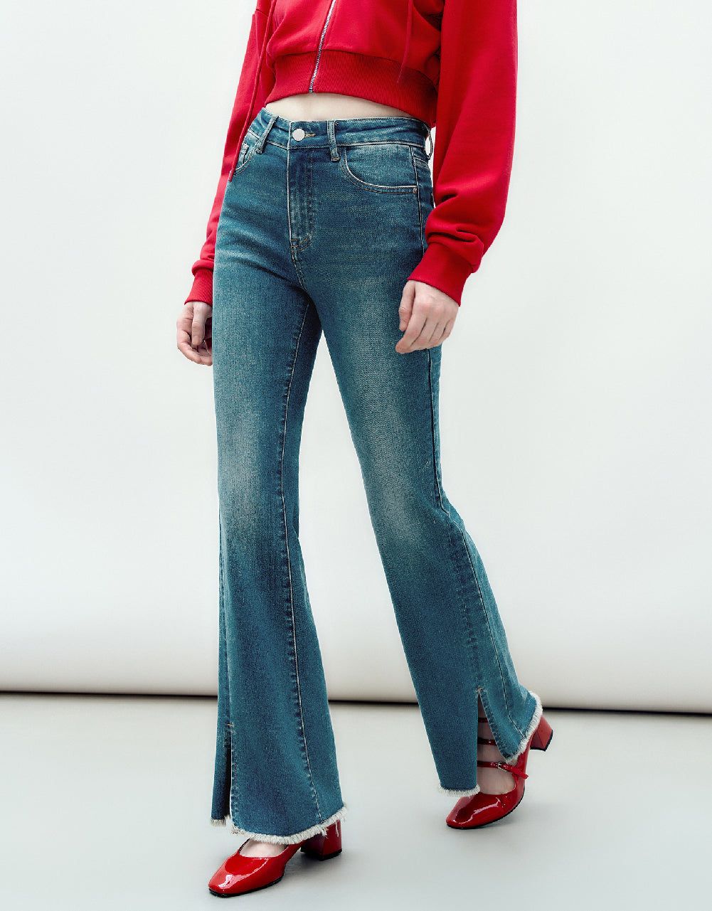 Raw Hem Flare Jeans sold by Urban Revivo product image thumbnail 4
