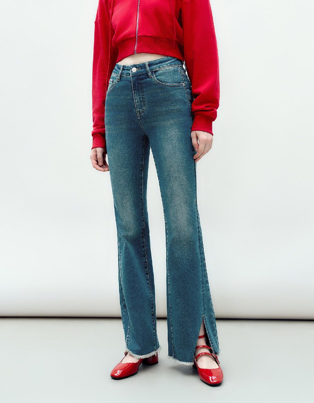 Raw Hem Flare Jeans sold by Urban Revivo product image thumbnail 2