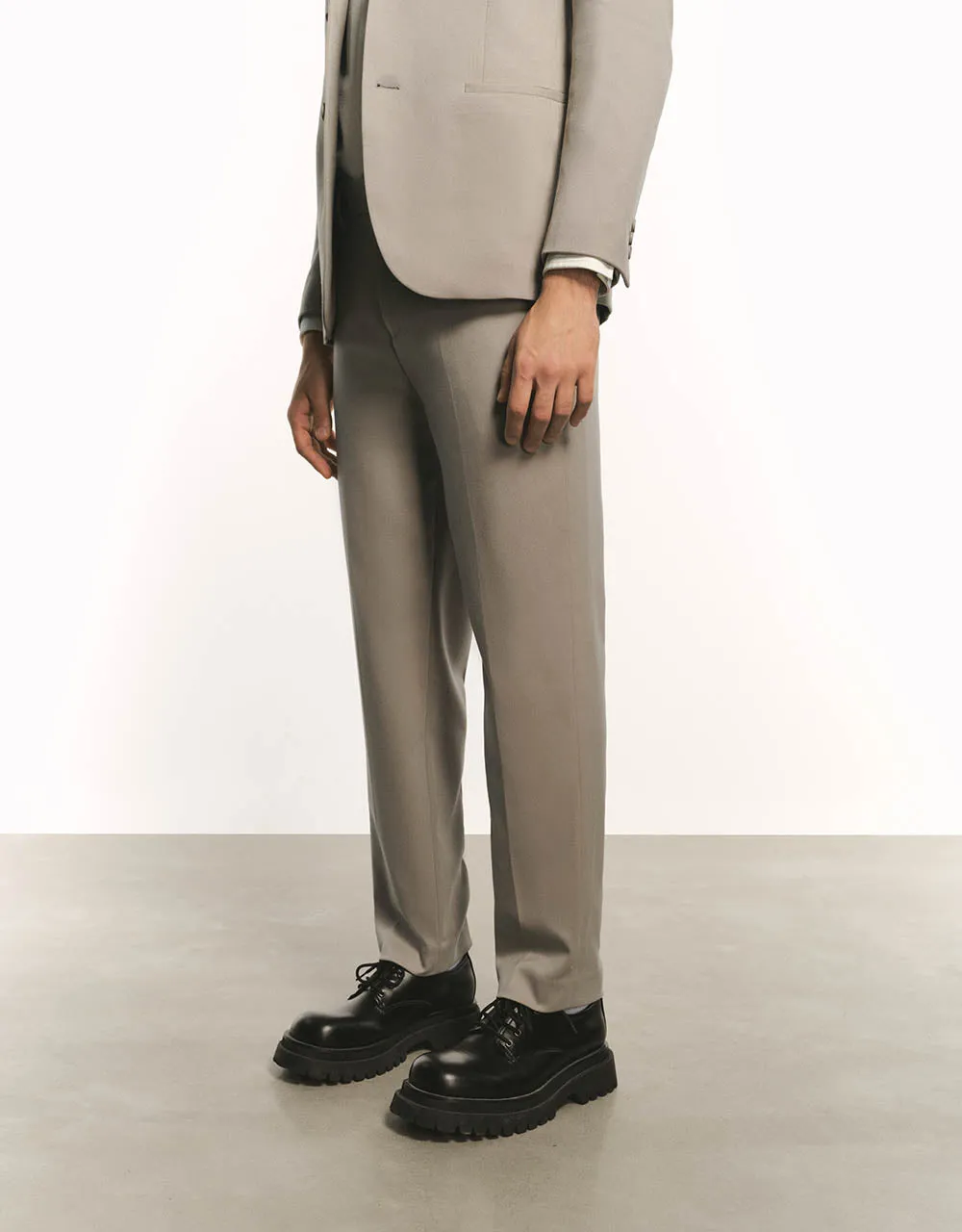 Tailored Straight Pants sold by Urban Revivo product image thumbnail 4