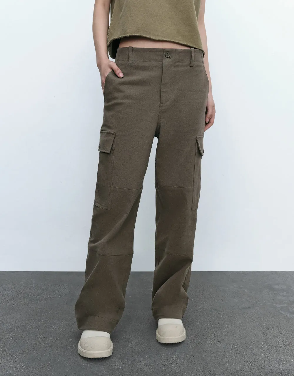 Multi-Pocket Wide-Leg Pants sold by Urban Revivo product image thumbnail 2