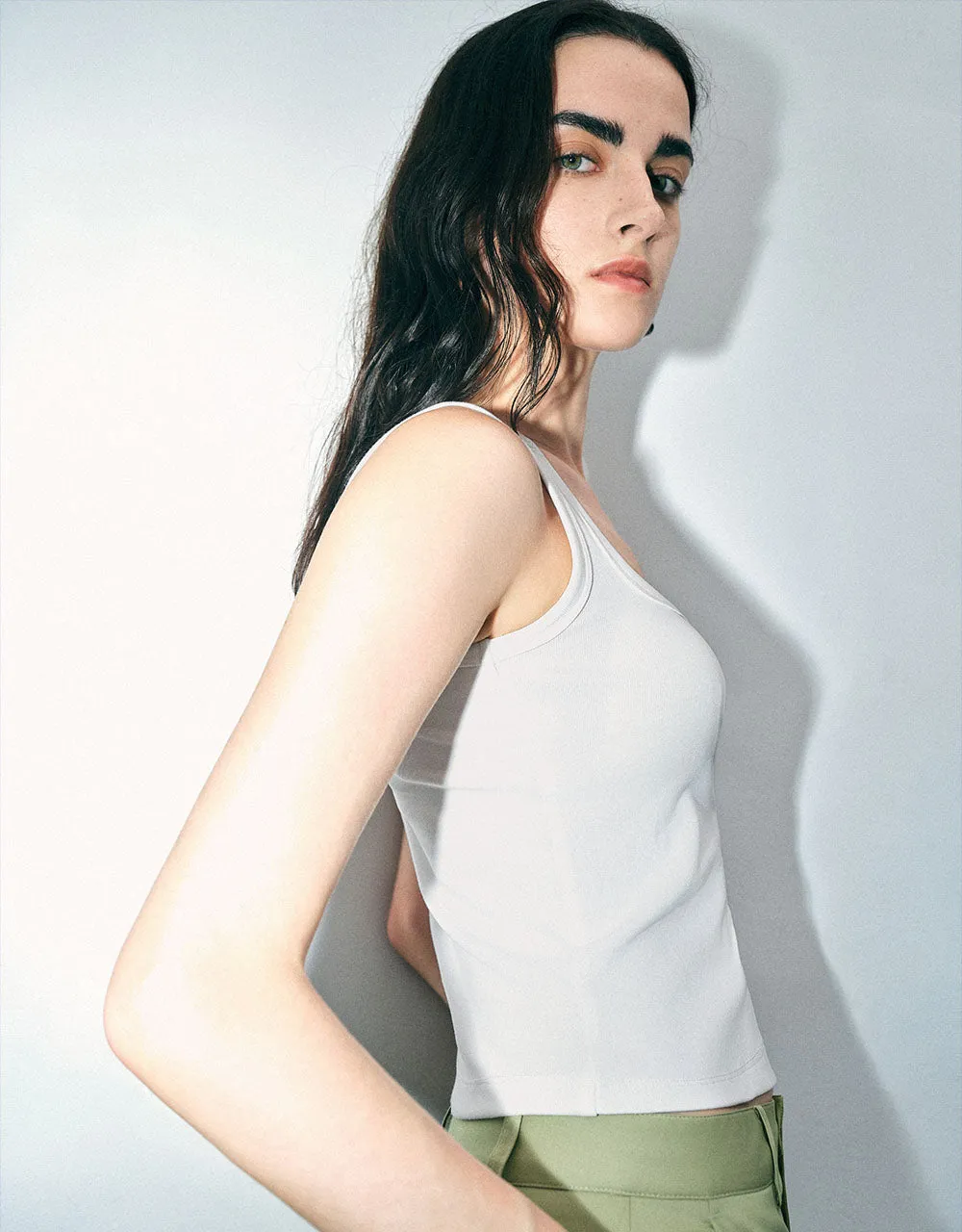 Keyhole Neck Tank Top sold by Urban Revivo product image thumbnail 3