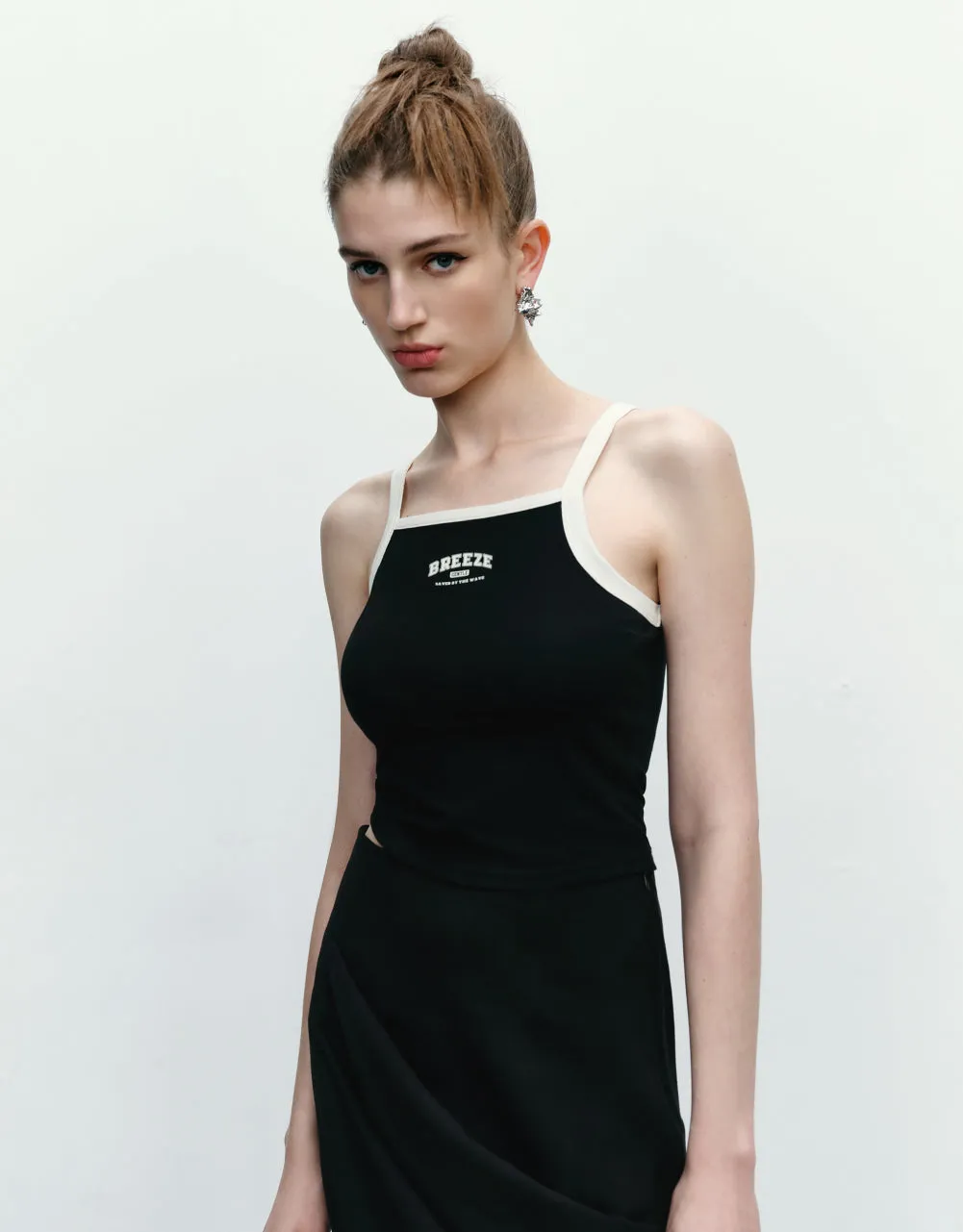 Square-cut Collar Tank Top sold by Urban Revivo product image thumbnail 3