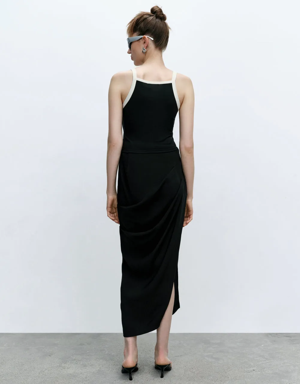 Square-cut Collar Tank Top sold by Urban Revivo product image thumbnail 4