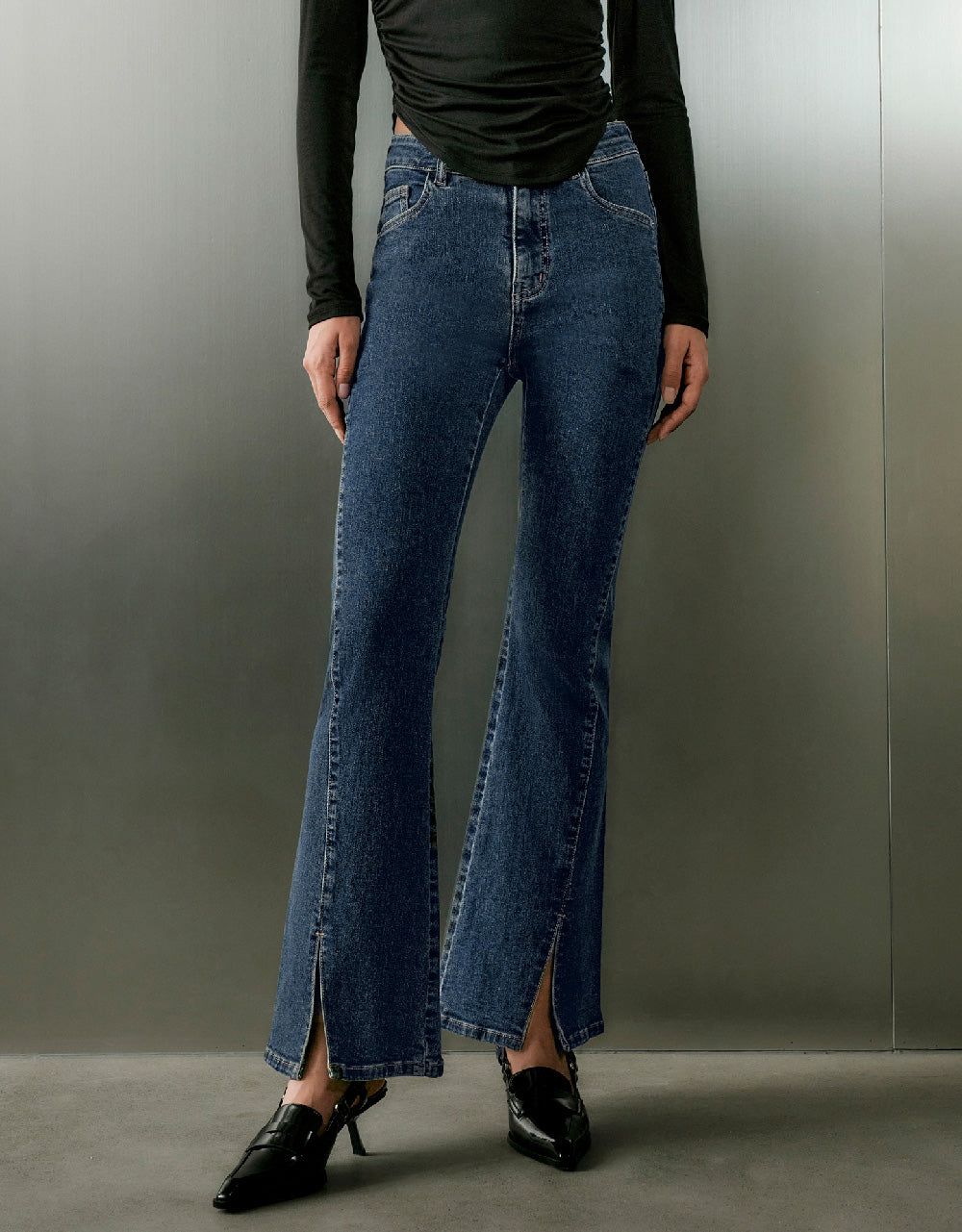 Split Hem Flare Jeans sold by Urban Revivo product image thumbnail 2