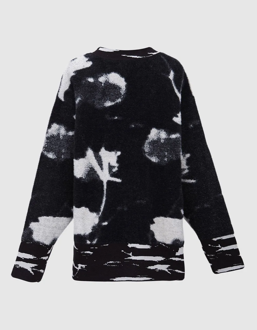 Abstract Print Sweater sold by Urban Revivo product image thumbnail 4