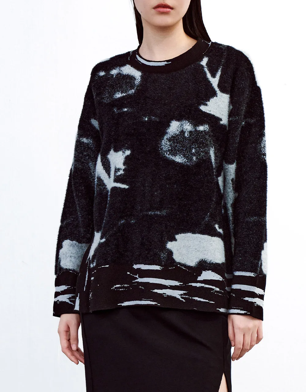 Abstract Print Sweater sold by Urban Revivo product image thumbnail 2